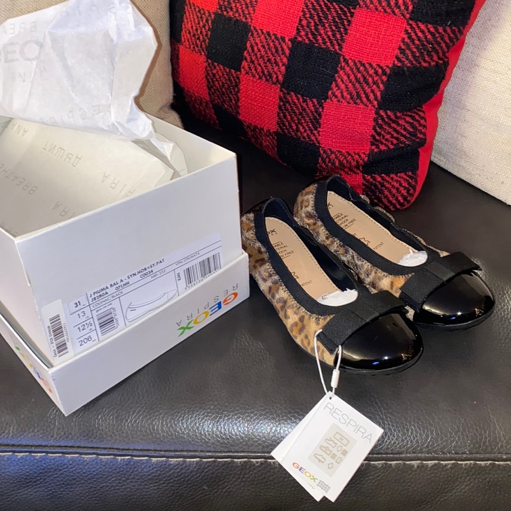 Girls Geox Respira NWT and box in size 13